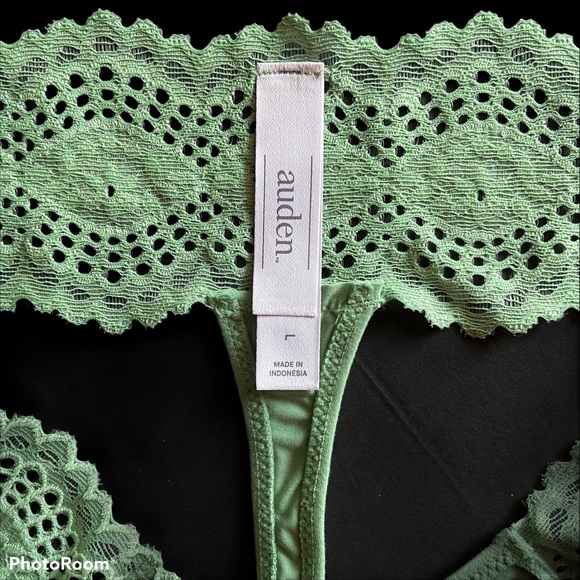 (3)**REDUCED** Soft Silky Thongs - Picture 4 of 6